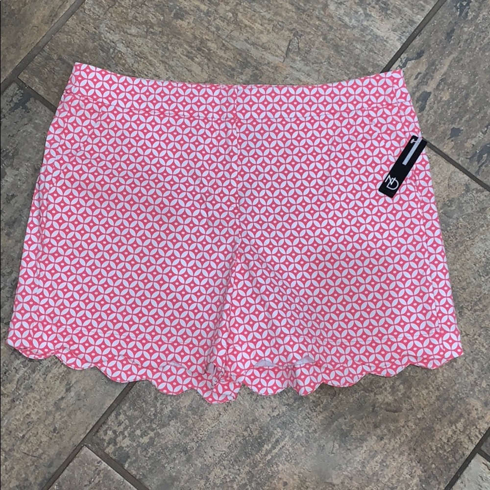 NWT coral scalloped shorts